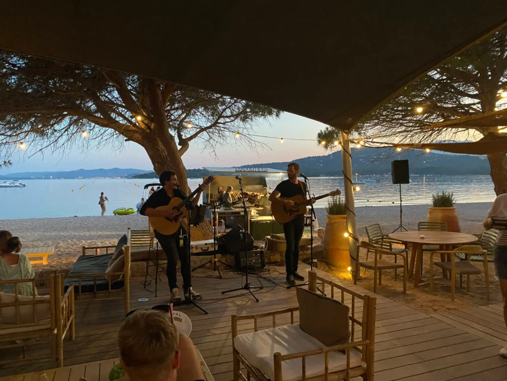 Soirée chants corses au restaurant de la plage – Camping Golfo di Sogno